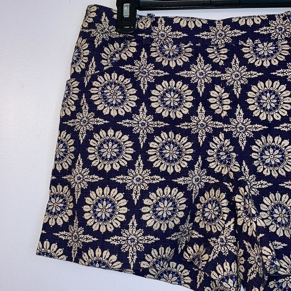Anthropologie Elevenses Floral Medallion Design Shorts Navy size 8 - Picture 4 of 17